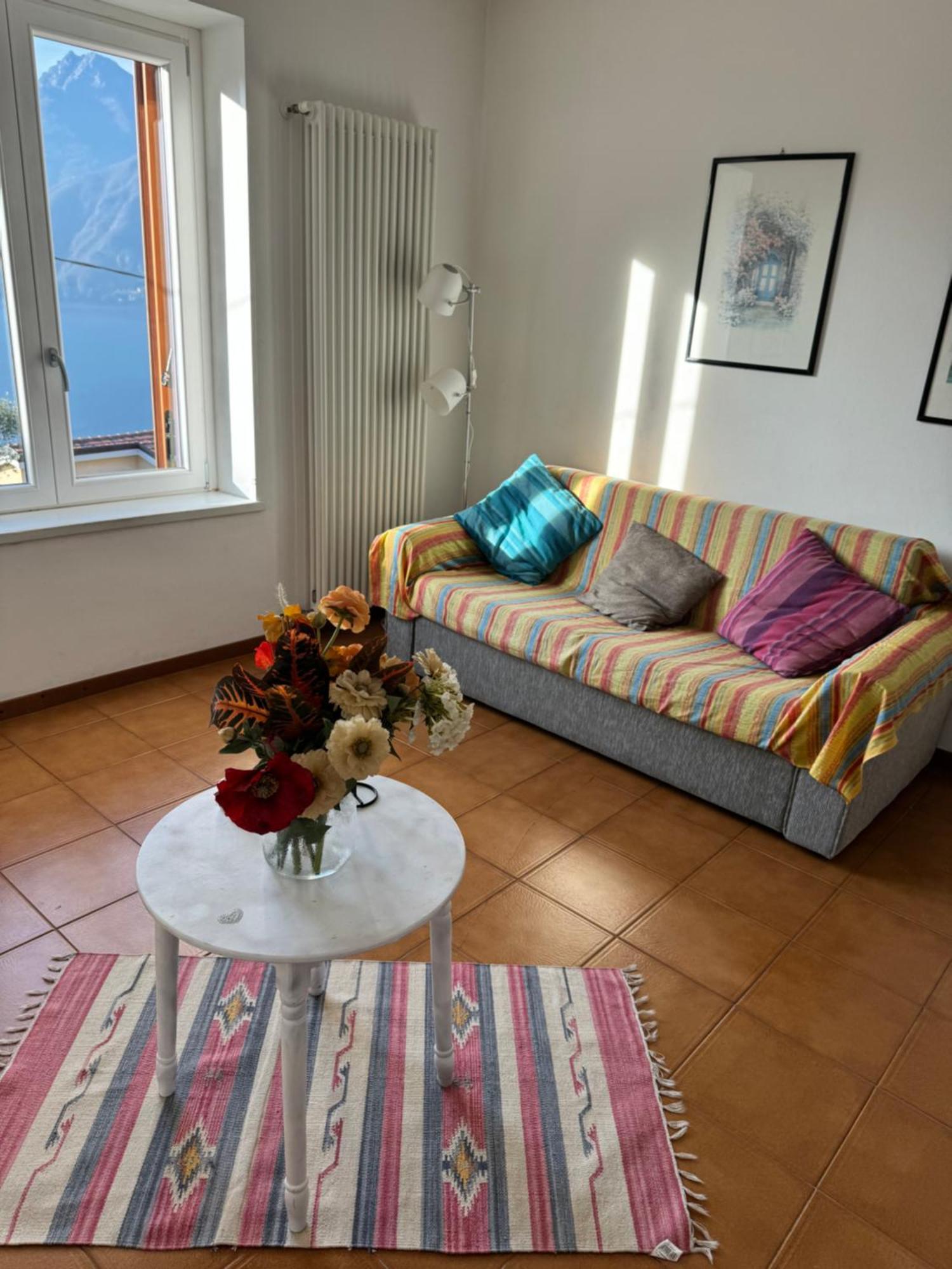 Villa Bianca Варенна Экстерьер фото
